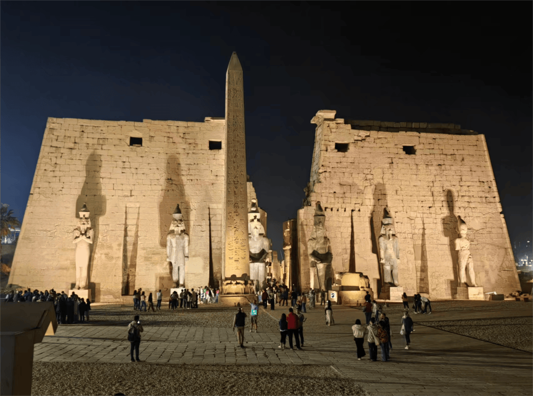 l46078070's tweet photo. Just tested a mind-blowing AR museum tour—walking through ancient Egyptian tombs right on my city’s street, no passport needed. Tech’s turning history into a real, touchable vibe. https://t.co/KxKKrSETLF