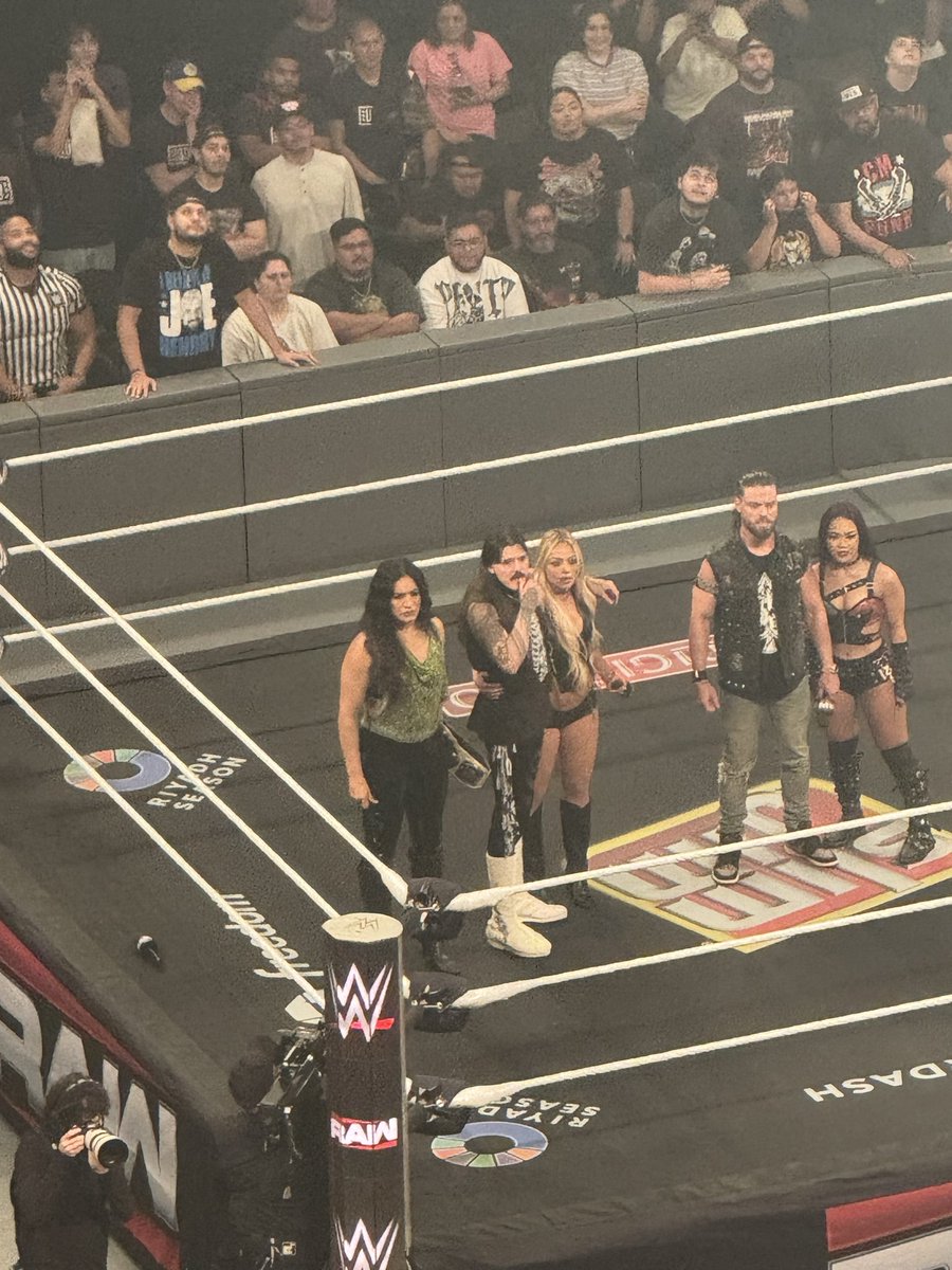 thekorynna's tweet photo. Fun night 🤩🖤 raw in San Antonio https://t.co/9m8OLOXiH6