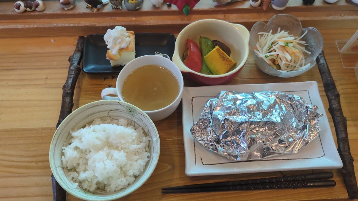 leetasun tweet picture