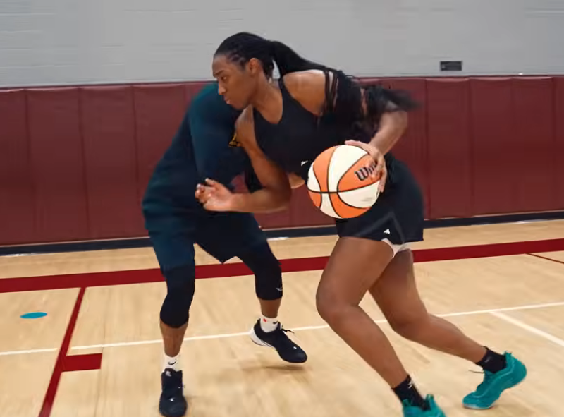 HonestyWins23's tweet photo. @gamecock_rev True. Tim Duncan worked with Aliyah Boston a lot in 2022 but after than she was much on her own developing her game with great developmental coach Keith Porter on the Fever.

https://t.co/XzGVs2Vz0a
 Boston and 5x NBA Champion Tim Duncan, got that island connection 🌴 https://t.co/PR6bCqJi97