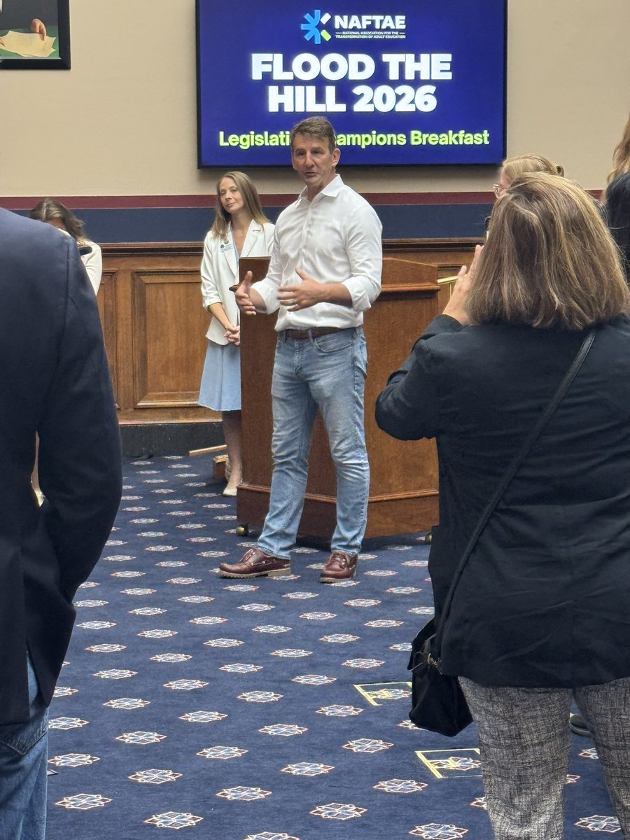 JefferyArnott's tweet photo. Last week I had the honor to support adult education in Washington! Adult Education changes lives and supports our economy! Great week supporting Adult and Family Literacy Week. @SenCortezMasto @COABEHQ https://t.co/FuFOfESN82