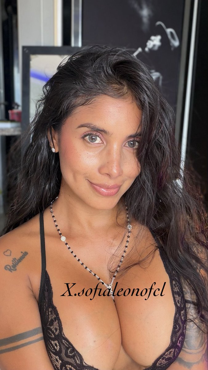Sofialeonofcl's tweet photo. Esa mirada que te gusta …. https://t.co/eZcfzgTcdK