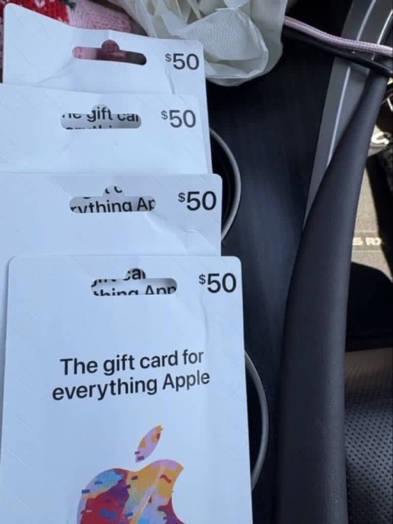 NSomsoc's tweet photo. Do you accept gift card?
Text me on zangi if interested https://t.co/LiW8hUEtl5