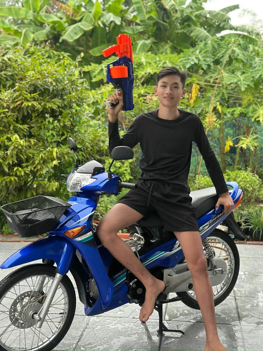 AnhNdce's tweet photo. Rất là cute boys Jet https://t.co/3tSXIS4q0v
