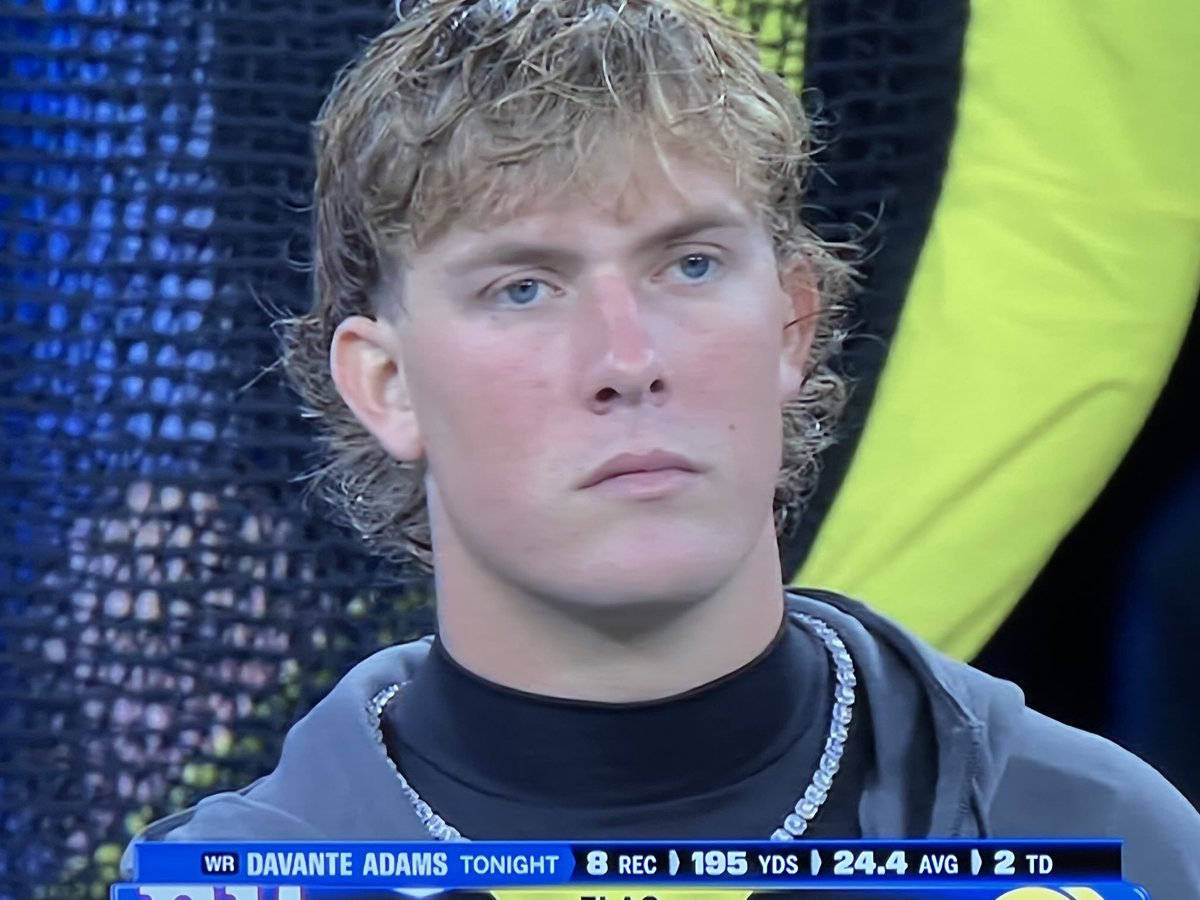 HarrisFootball's tweet photo. When the hero out-surfs you in the movie’s finale https://t.co/G3m7f179lA