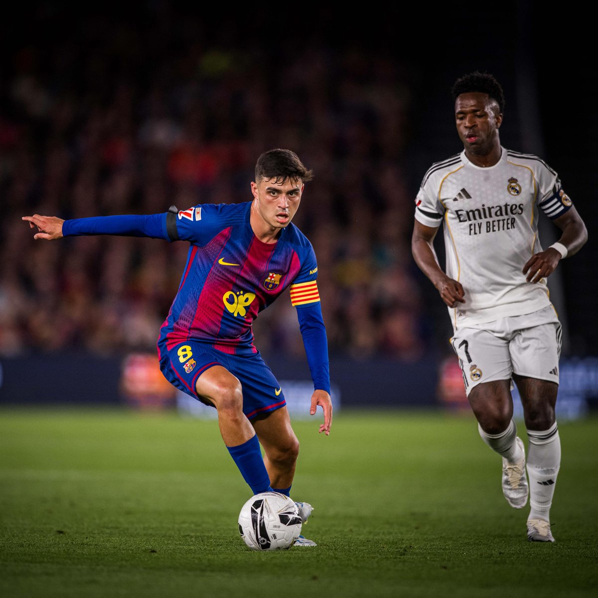 7votac7's tweet photo. Pues ya estaría! Y van 2️⃣9️⃣ Esta victoria en ásico y este título de Liga son para el míster y para todos ustedes, culers 🙌🙌
Ser del Barça es el millor que hi ha! 💙❤️ @fcbarcelona https://t.co/IjWSkhOkz2
