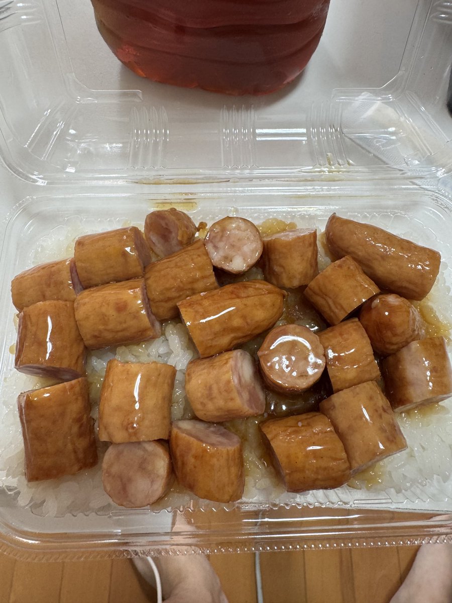 zenryokumec's tweet photo. ローソン神！
家でやったことあるやつを弁当！
#ソーセージ弁当 https://t.co/djRkSxsEvc
