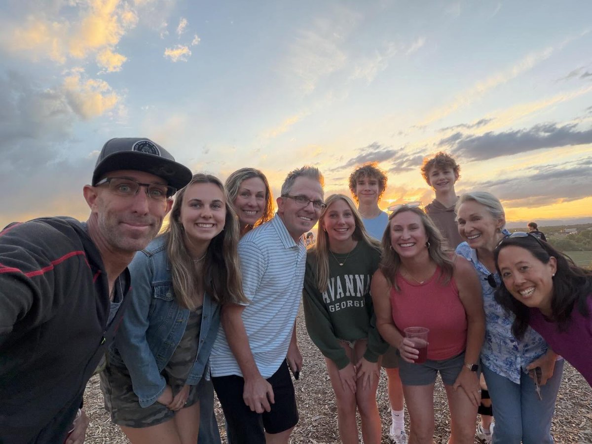 luiz1697's tweet photo. Was really great connecting with my family for my moms 80th on Sunday. Gratitude 🙏🏽 https://t.co/tWpCOsx6hy