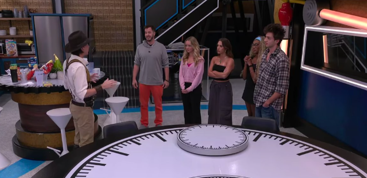 BigBrotherTVSh1's tweet photo. Big Brother September 21 POV Ceremony &amp; Early Eviction Results Revealed (Spoilers)!https://t.co/dt4heXPPKv

#BB28
#BigBrother https://t.co/9aOzuqV5hE