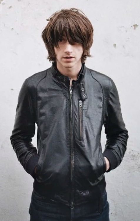 4nywayss's tweet photo. he just wanted to be one of the strokes https://t.co/Rtdy8qkXmn