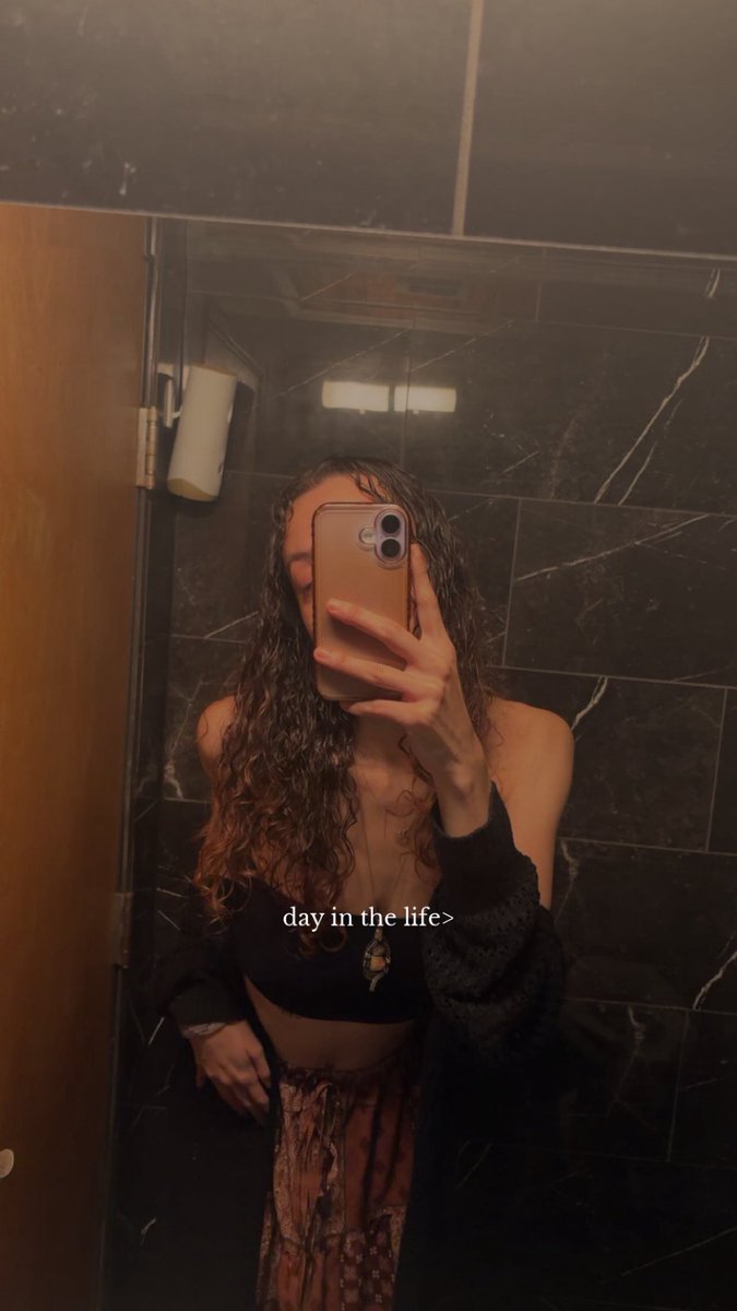 ThinkingNessie's tweet photo. just living life the best i can🥰 https://t.co/ApaUvmiYap