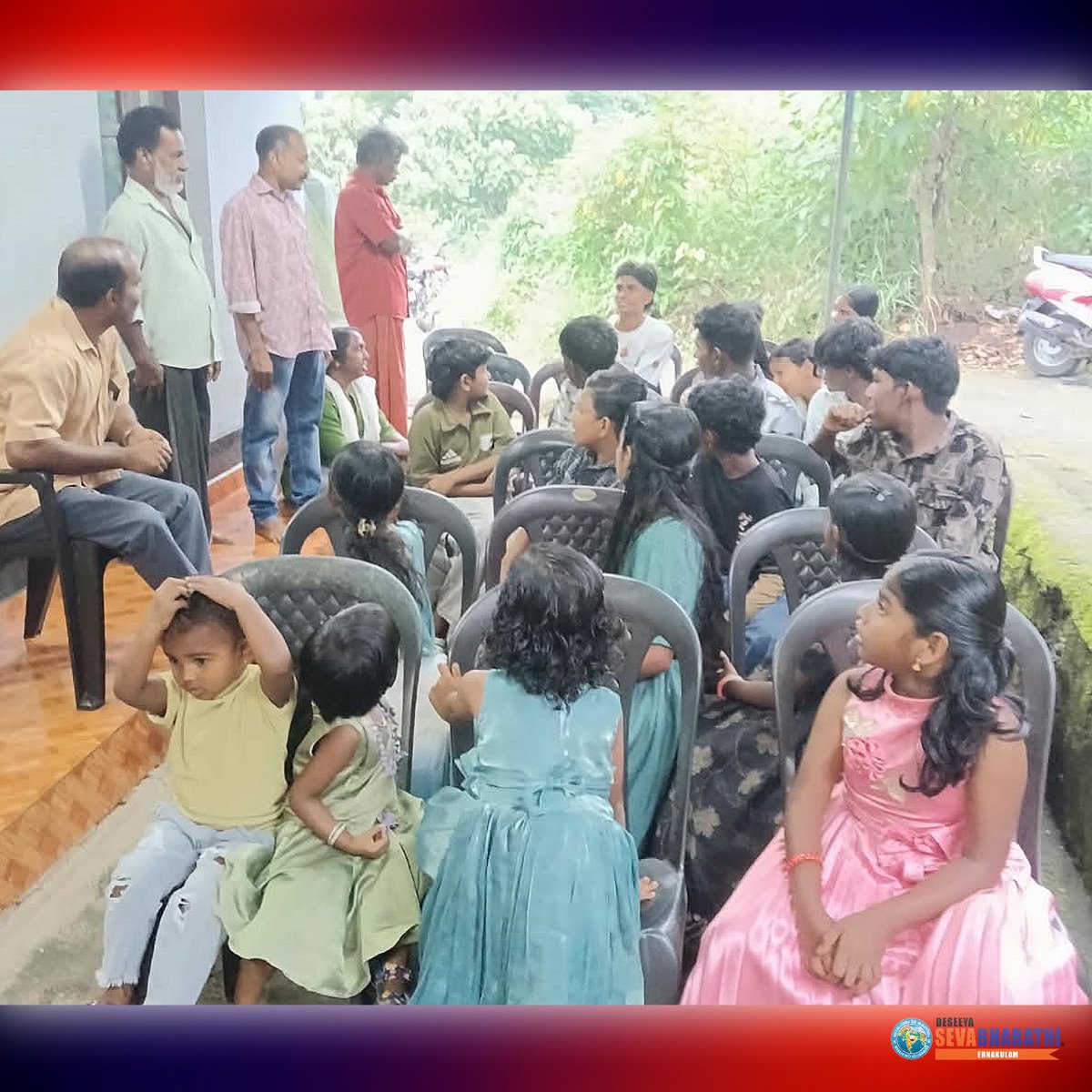 DeseeyaE's tweet photo. Sevabharathi Vengola unit organized an interactive student meet at Ornna Seva Basti to address academic grievances. Led by Dr. Ranjith P.G., 22 students and 10 parents engaged in a meaningful discussion on education and future guidance.

#sevabharathi https://t.co/lR0K2H6Y3s