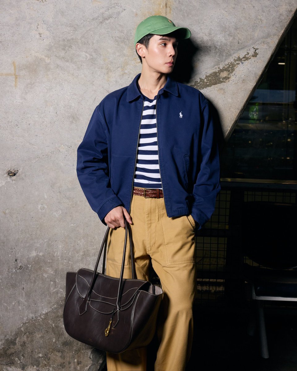 Jai_bx's tweet photo. ตี๋มาแล้วค้าบ รักพี่จิมกับ Ralph Lauren 
เสริฟหมาเด็กทุกรอบเลยนี่ 🐶✨

#jimmyyjp 
#RalphLauren 
#RalphLaurenMY https://t.co/wDrTQi8mQA