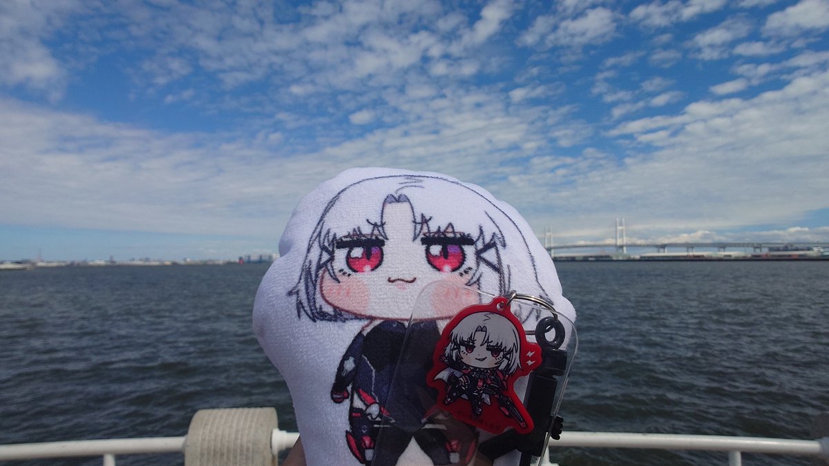 DJtouch0529's tweet photo. ドレイクさん達、横浜の海だよ🍑🌊🍑 https://t.co/37JED3zbIP