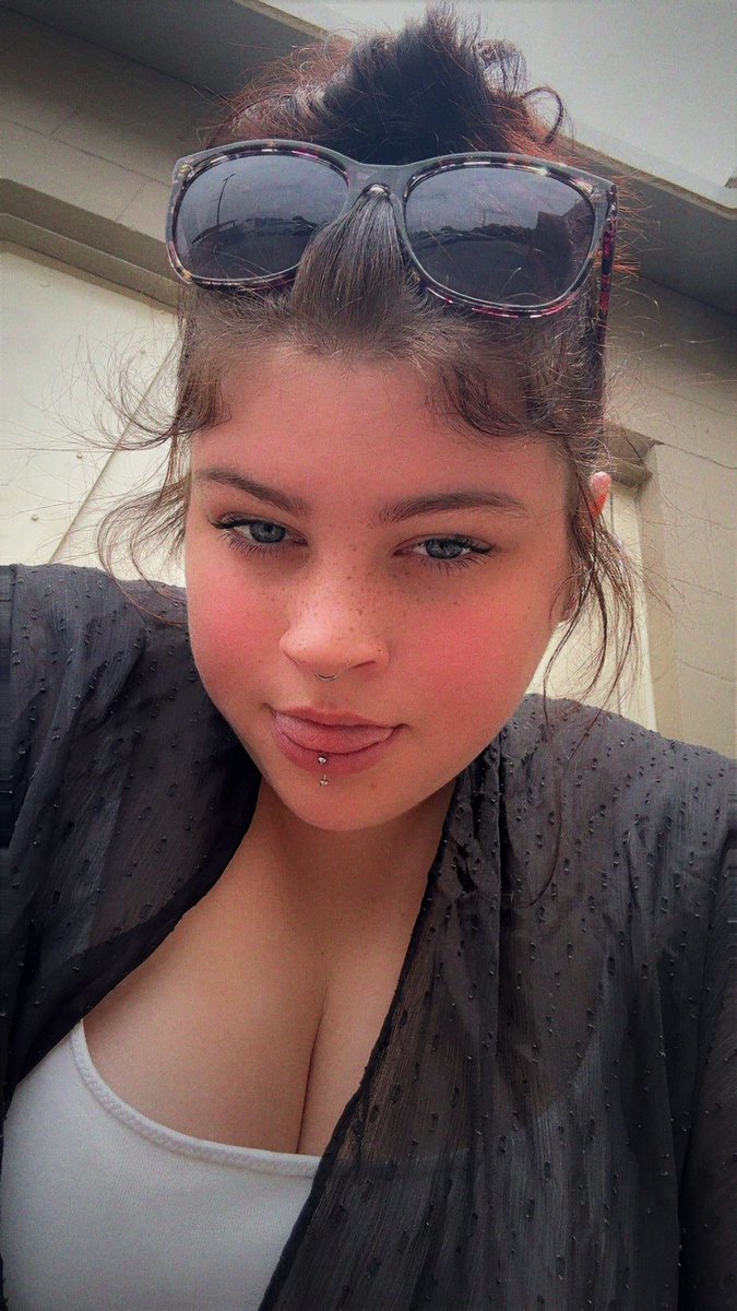 GoddessNik646's tweet photo. You should buy me some outfits to wear for you. 🙊

#findom #paypig #fetishh #financialdom #sugardaddy #sugarbaby #payme #takemeshopping https://t.co/PhvMYHsMBH