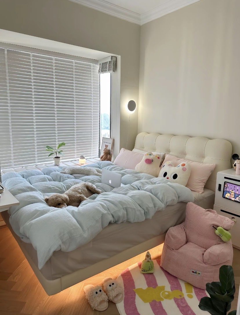kyalbados's tweet photo. 何其有幸能够陪在你身边💌
你对我所有的好，我都偷偷一一收好，光是回想这些片段，就可以欢喜许久。
这辈子我赖定你啦。
脚步追随你的方向，吃喝都要同你一道，落脚之处也要与你相伴，不准反驳。
#杭州 #反差日常 #精神小妹 https://t.co/SnokXndQoj
