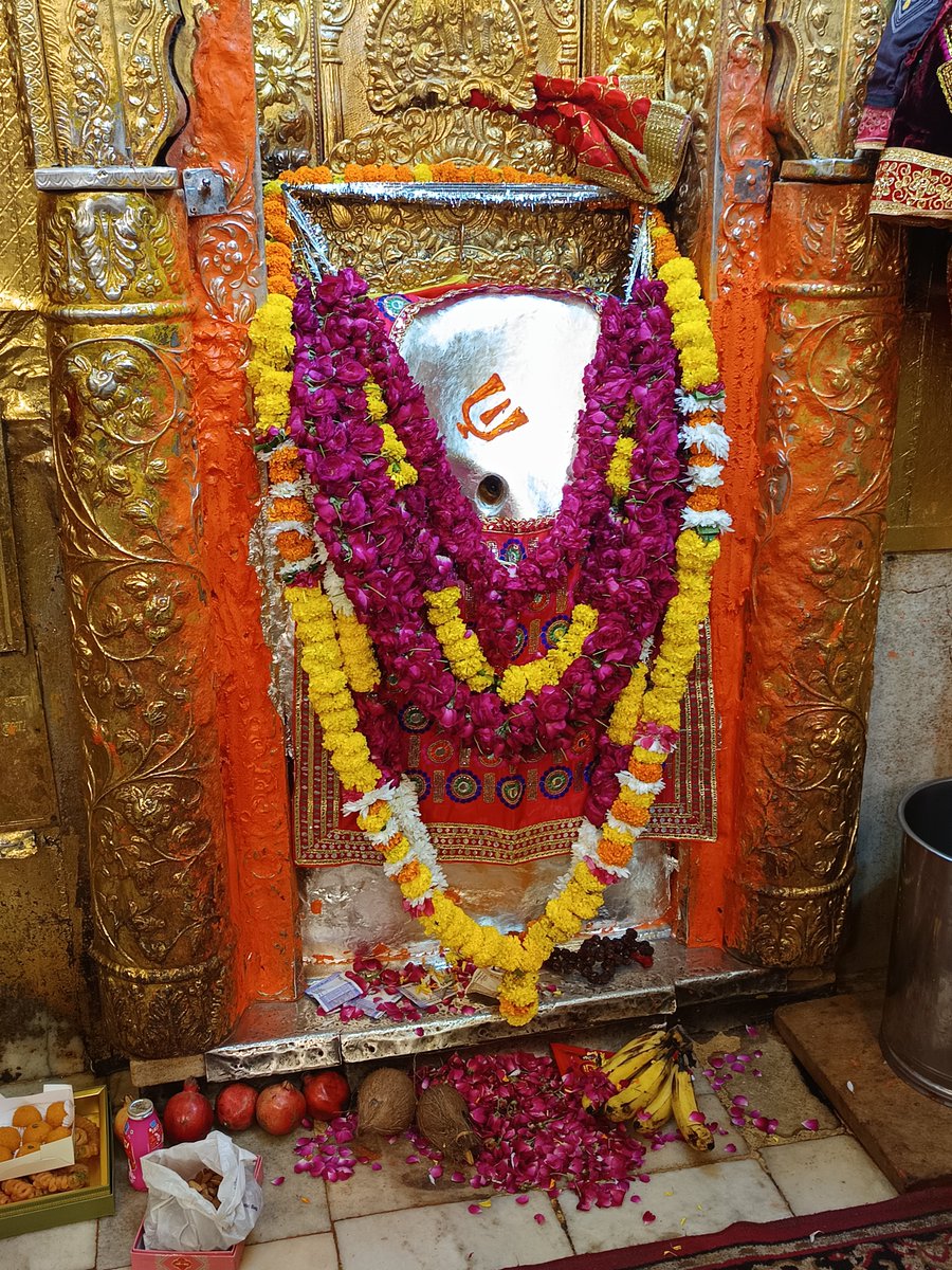 GaurVakul's tweet photo. जय श्री राधे-राधे🌹🙏🏻
जय श्री सीता राम जी🌹🙏🏻
#संकटमोचन #महाबली #बजरंगबली #हनुमानजी की जय🌷🙏🏻 #CP, #New_Delhi
#२०८३_विक्रम_सम्वत्  #भाद्रपद  #शुक्लपक्ष #22Sep2026 #Tuesday #एकादशी #मंगलवार 
#राधे_राधे #जय_श्री_सिया_राम #shriram #ram #राम #श्रीराम #जय_श्री_राम https://t.co/Iw4nINmvj5