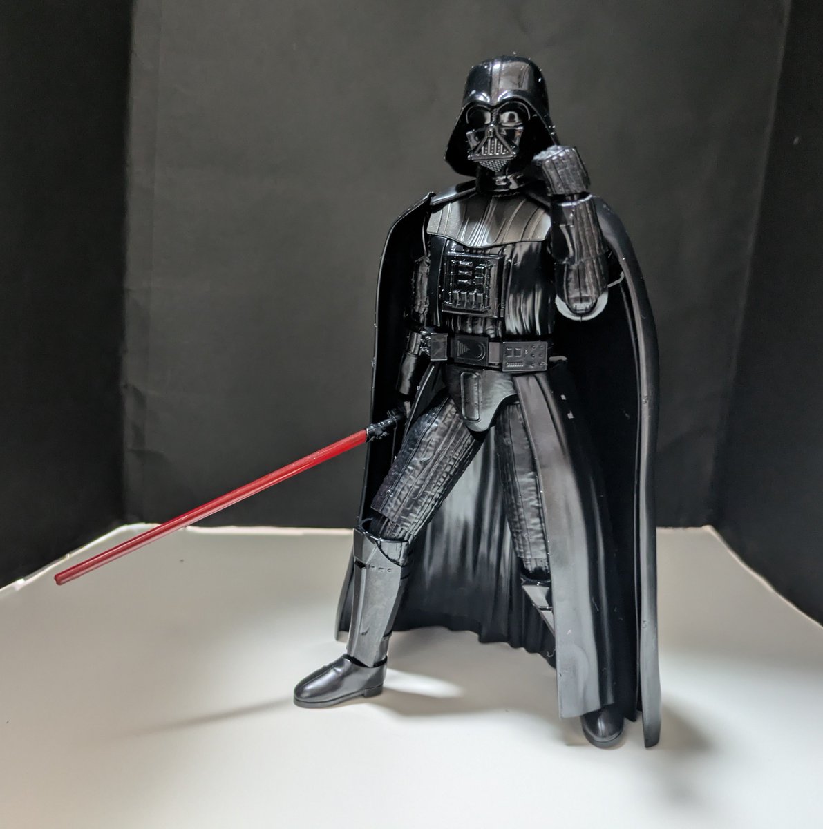 MSNHAROTA2's tweet photo. ダース・ベイダーできた！
ディティール細かくてすごいクォリティ高い！
元々黒メインだからシール貼らなくても違和感ないな()
#スター・ウォーズ https://t.co/WV0zsH4Obs