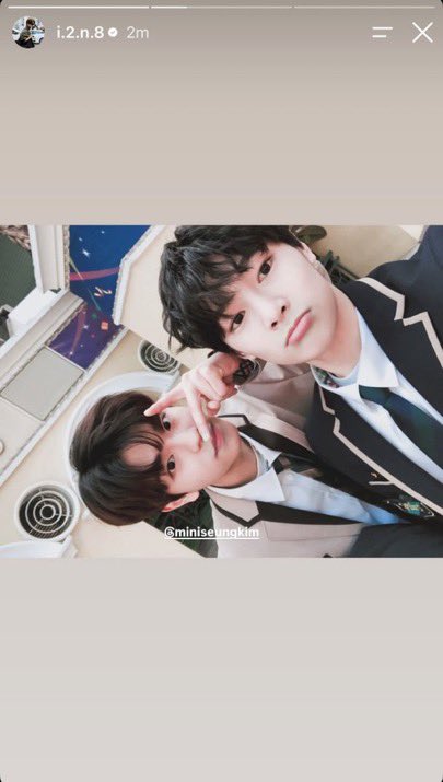 httpsporang's tweet photo. jeongn internamente:

foto 1: cuando fuimos a comprar ropa de pareja por pedido de mi novio 
foto 2: cuando nos hicimos novios
foto 3: el día que me dijo que estaba irremediablemente enamorado de mí antes de salir a una presentación https://t.co/M5opYmXV3D