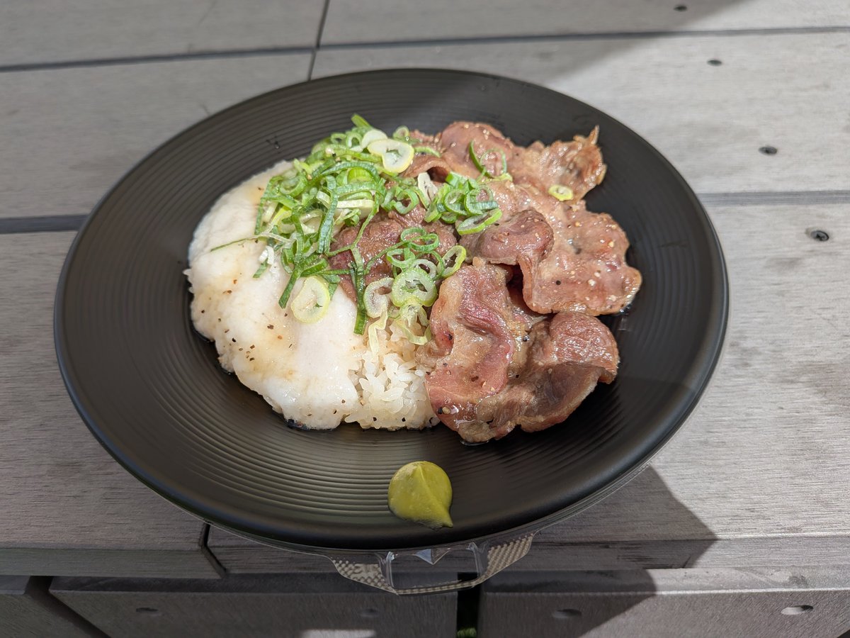 noel_6009's tweet photo. 入場しました
グッズ見たかったのですが列がすごかったのでとりあえずご飯 https://t.co/iZrbepfVpT