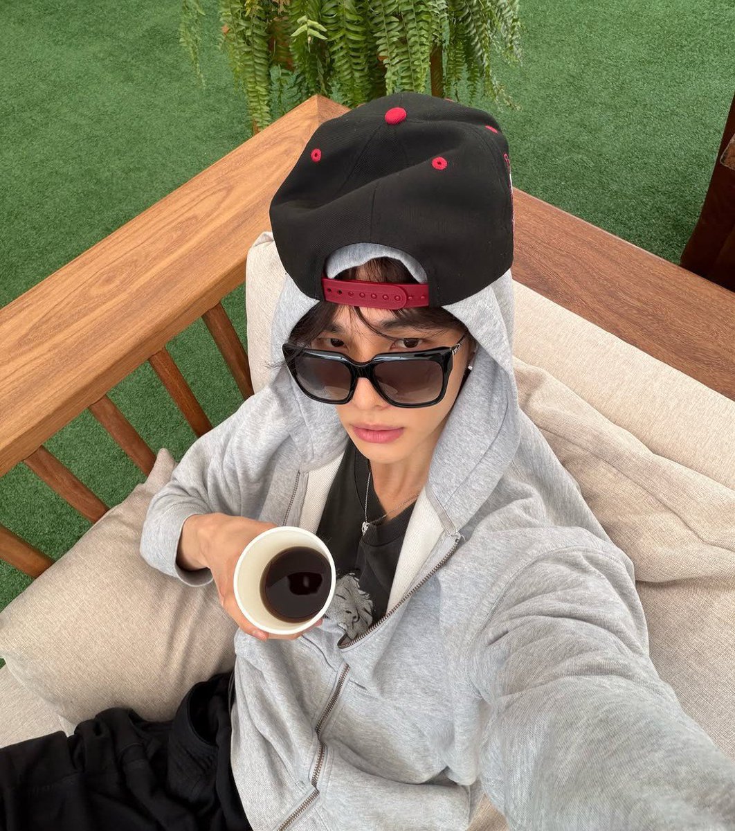 nocxtrunest's tweet photo. @pamrkjihyo haha duluan aja nun, masih ngopi dulu nih https://t.co/LQ6DRpETPW