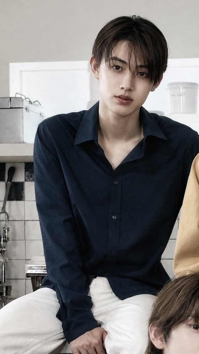 coertisify's tweet photo. EXCUSE ME???? EOM SEONGHYEON WITH THAT DAMN SHIRT!!??? https://t.co/9cXs1p8QfD