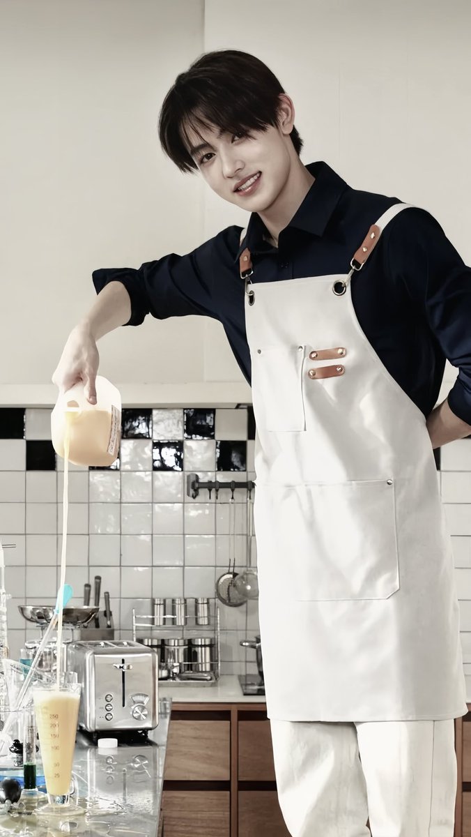 coertisify's tweet photo. EXCUSE ME???? EOM SEONGHYEON WITH THAT DAMN SHIRT!!??? https://t.co/9cXs1p8QfD