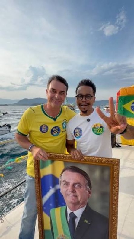 RafaelFontana's tweet photo. Não existe nenhuma lei que proíba qualquer cidadão de exibir a foto de uma pessoa.
Nenhuma. https://t.co/62WqmfOgzE