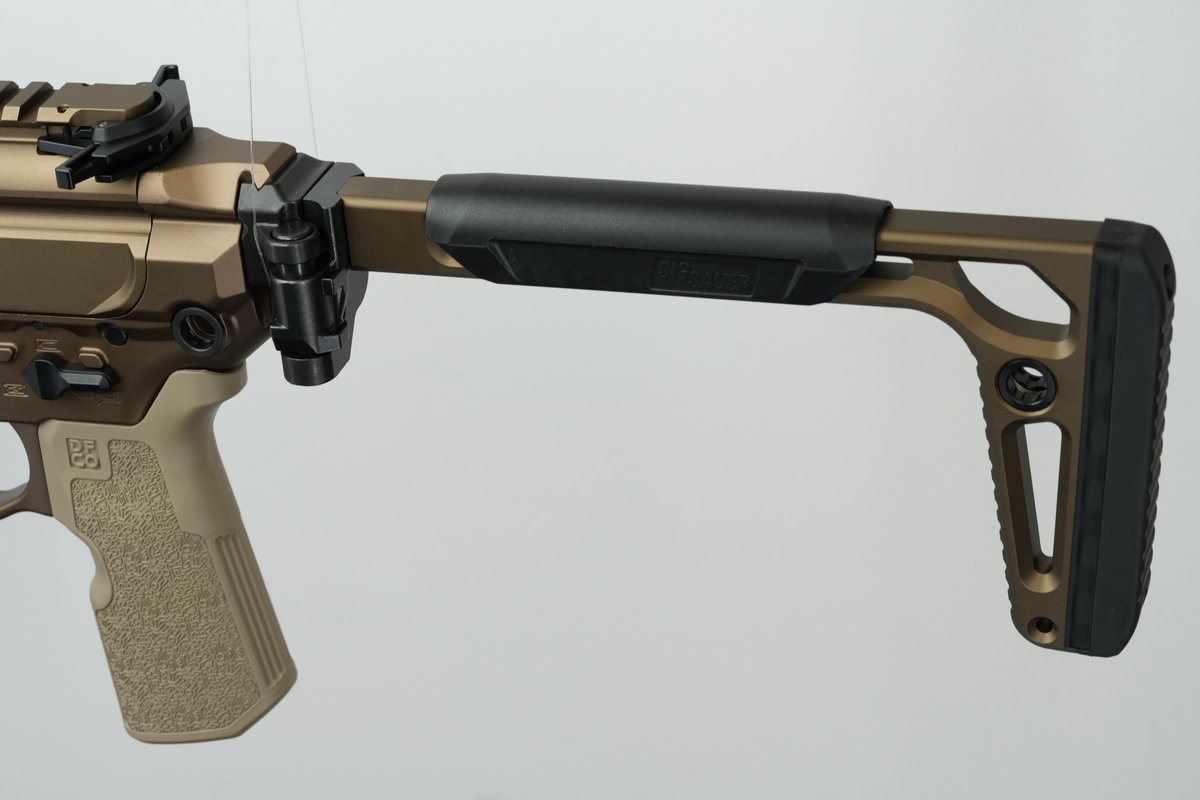 DIVE_airsoft's tweet photo. ／
  人気のMCX11.5inを実用重視カスタム🔥
＼

Salvo Precision
『MCX Spear LT 11.5in GBB Coyote』をセットアップ

DFCOスタイルのパーツで自然に構えやすく！

UH-1タイプで視認性を高めWCKで配線周りもすっきりまとめた一丁

▼ 各種アタッチメントの購入はこちら
https://t.co/HfGxkgscIT

#サバゲー #エアソフト #DIVE