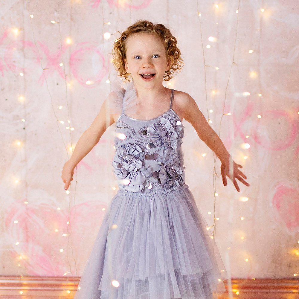 SopeiroNem's tweet photo. We have the perfect addition to our Lucky Valentine Dreamers sessions… the fairy lights are back! ✨✨✨
There’s still time to schedule a Lucky Valentine Dreamers session. Aaaaand there's still time to get a Jumbo-sized Lucky Valentine Card FREE https://t.co/Wg8vHKNRgc