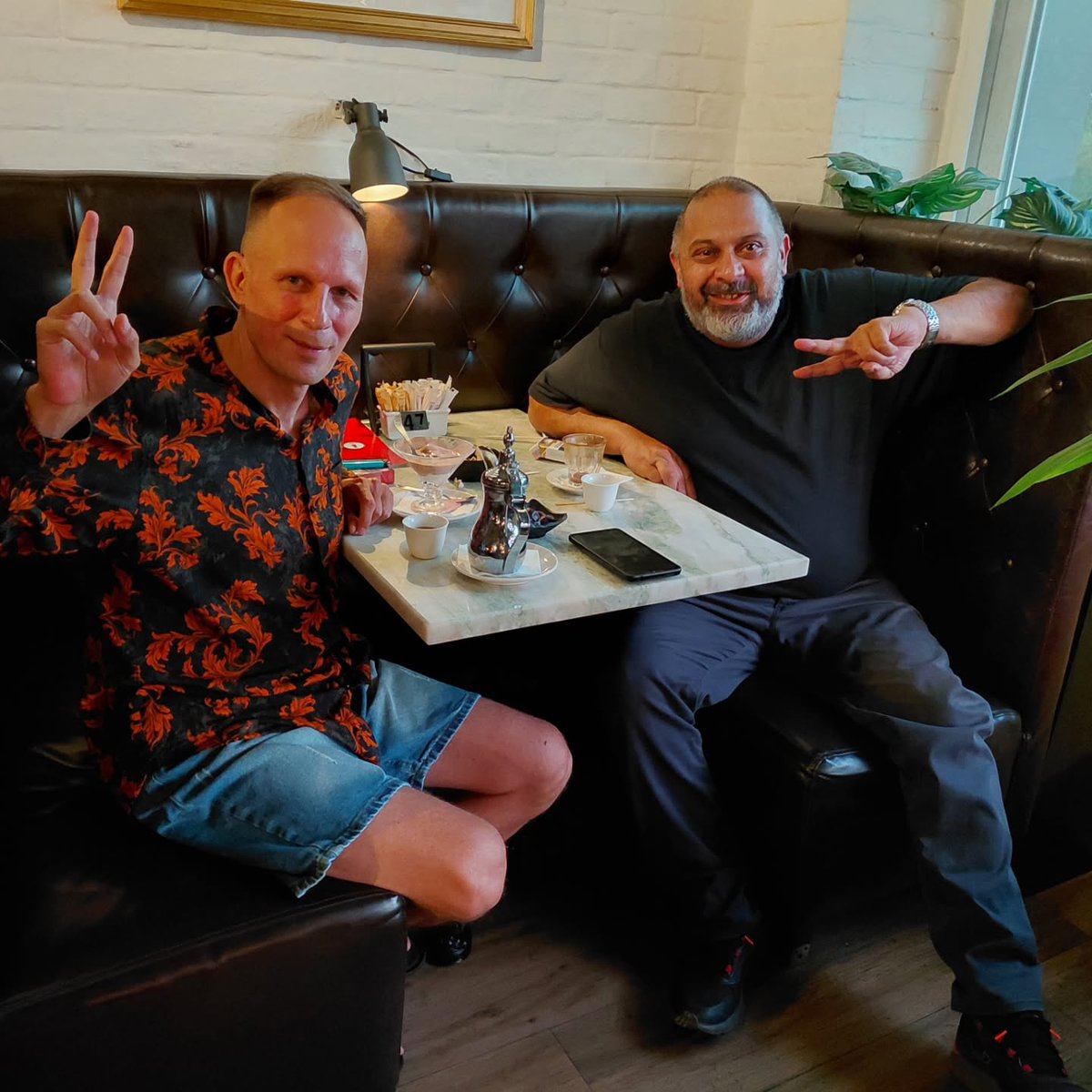 raphaoliveira23's tweet photo. I am truly happy to meet you, brother, and I look forward to going to the desert on Saturday. ✌️🦖😎 https://t.co/xNfstKsX1t