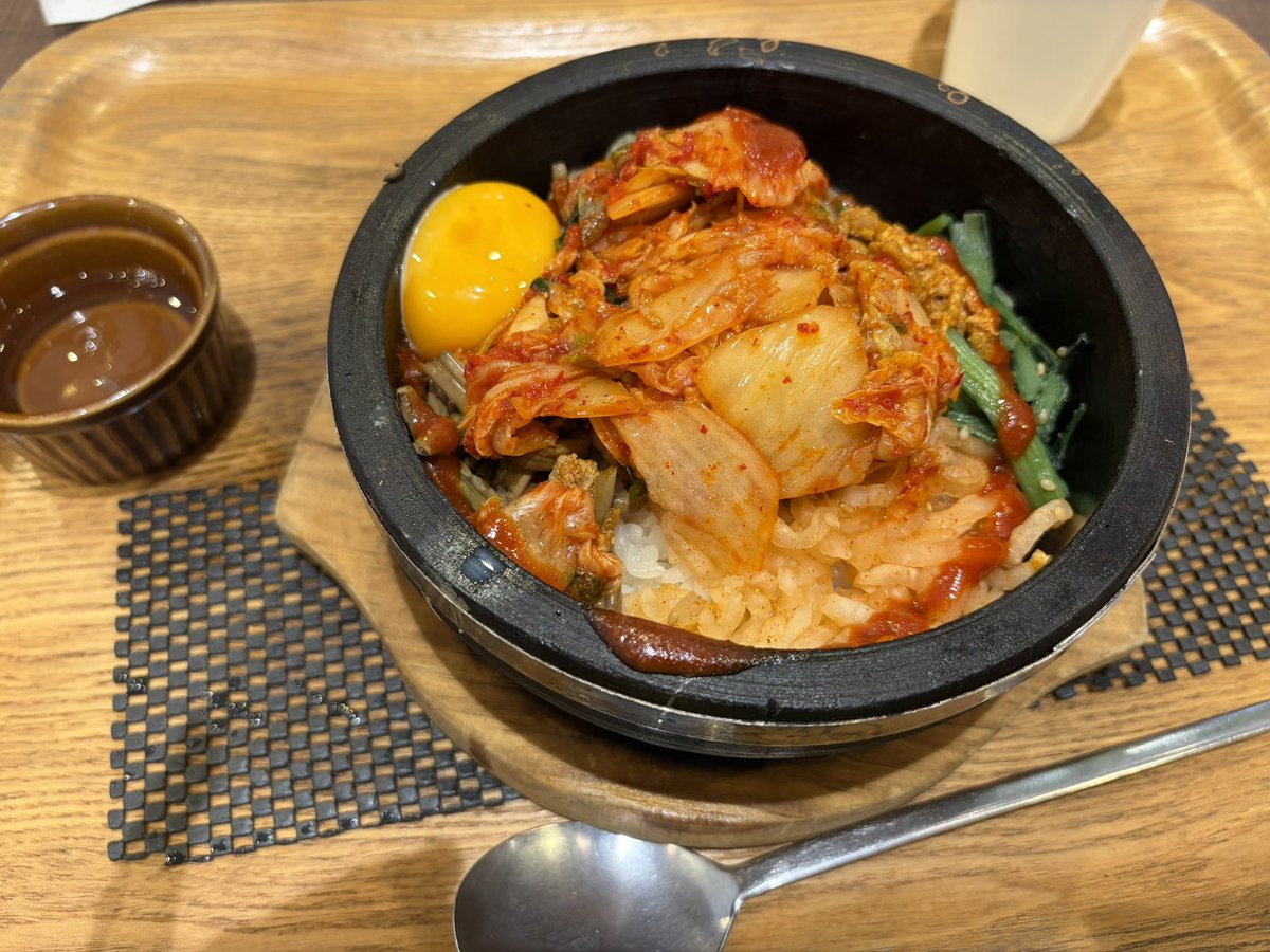 Apohalu's tweet photo. 今日は石焼ビビンバ
いただきまーす😋 https://t.co/ckg1uXN3sJ