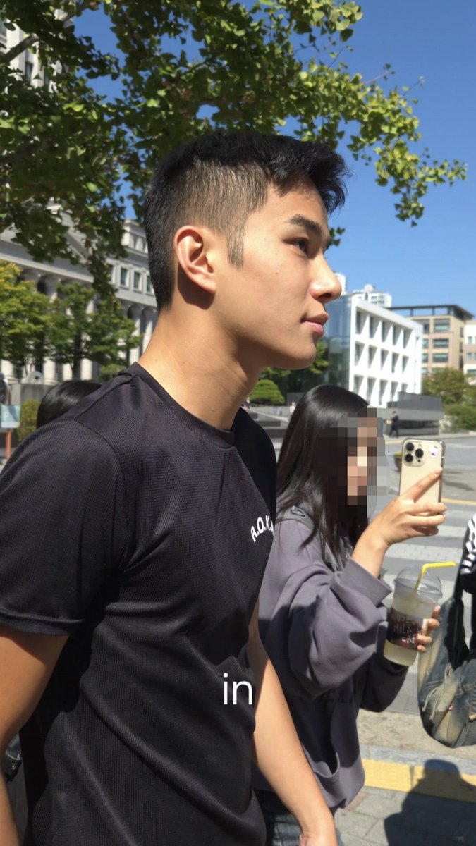 Abc18081's tweet photo. นี่นะหรอผิวของคนที่กำลังเข้ากรมอยู่😭😭😭😭😭😭😭😭😭😭😭😭 https://t.co/BfRkcQI39A