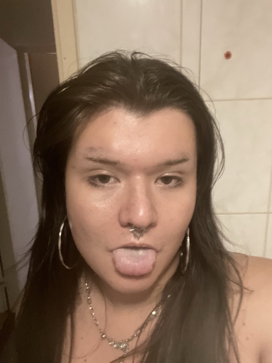 PrincessClitPig's tweet photo. Wanna feel my soft whore body ? https://t.co/itrU93JATp