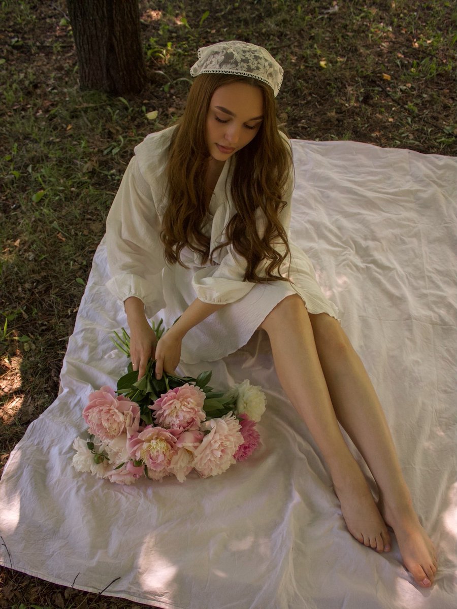 AprylParod3bhu's tweet photo. Photo shared by Model Sofia| Kemerovo on July 08, 2026 tagging @nnastya_vv. May be an image of bouquet, headdress, flower and text. https://t.co/p1mDDM1tFo