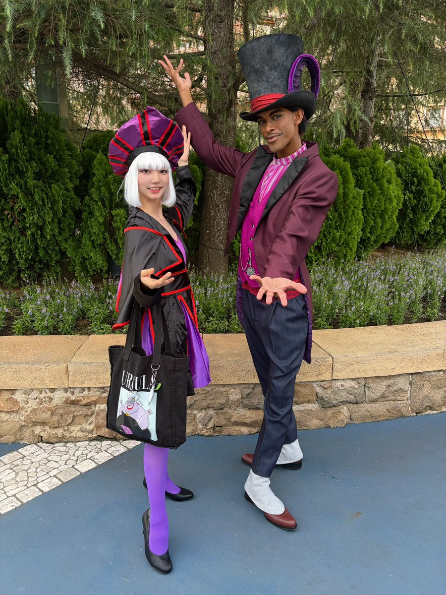 tkyk___39's tweet photo. ファシリエに会えてるんるんでとりあえずゴンドラ乗ったら外から見てたキャストさんに「666年後にお会いしましょう」って言われて嬉しいやら
ゴンドラの操縦手さんはなんだそれって言ってて苦しいやら https://t.co/XuQTADX7wE