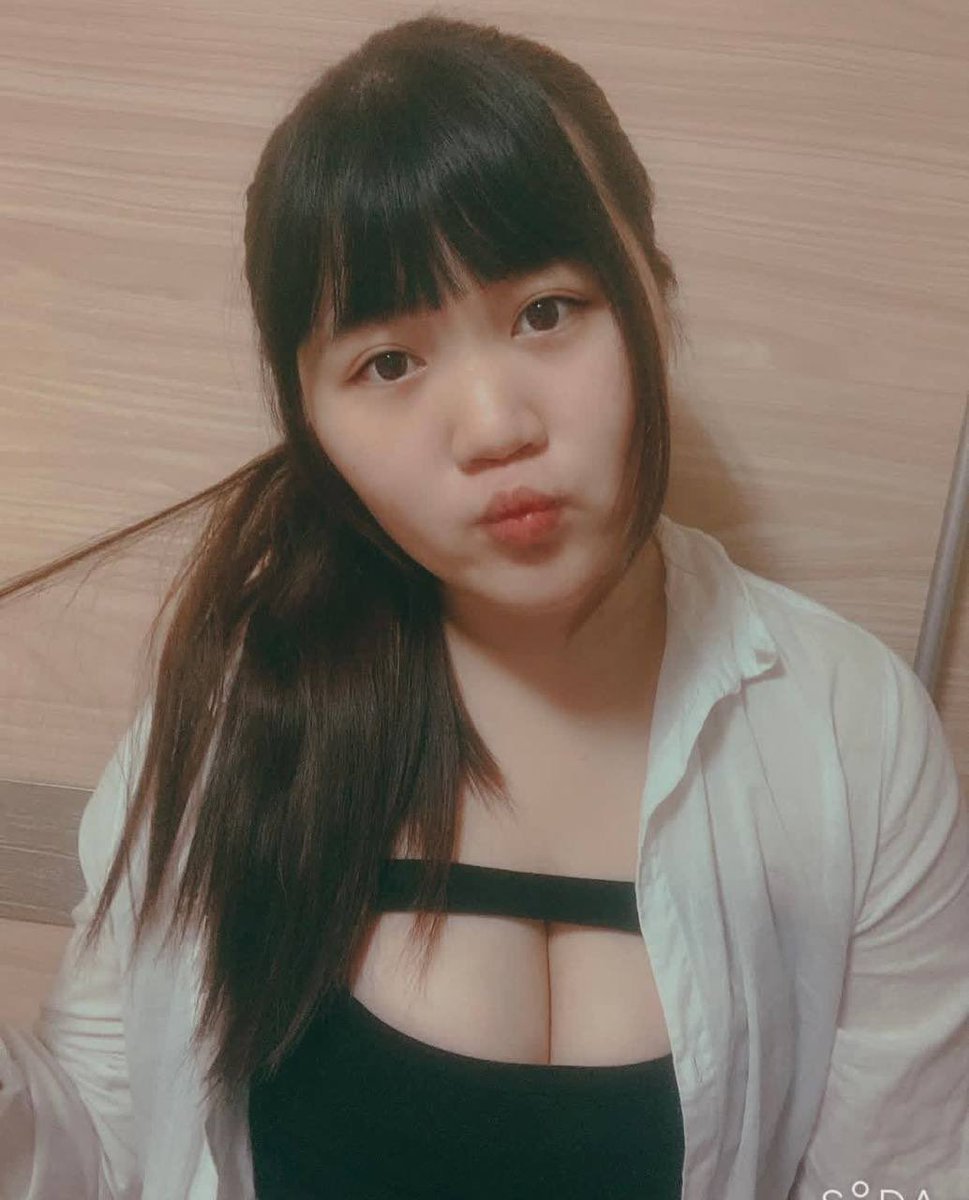ahsbdcpu's tweet photo. 啊啊啊曹伊辰媽媽好想要後背位用命去肏那個圓臀看那個巨乳能多垂，然後享受那對巨乳狂甩

都把精液射給妳讓妳再懷孕一次了！母豬 https://t.co/86TSbEn7uA