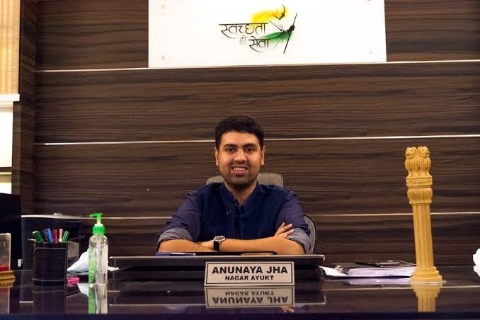 delhifileslive's tweet photo. 2015-batch IAS officer Anunaya Jha, who was serving as District Magistrate of #Hardoi, has now been posted as the new District Magistrate of #Moradabad. https://t.co/ocbmmNvPOT