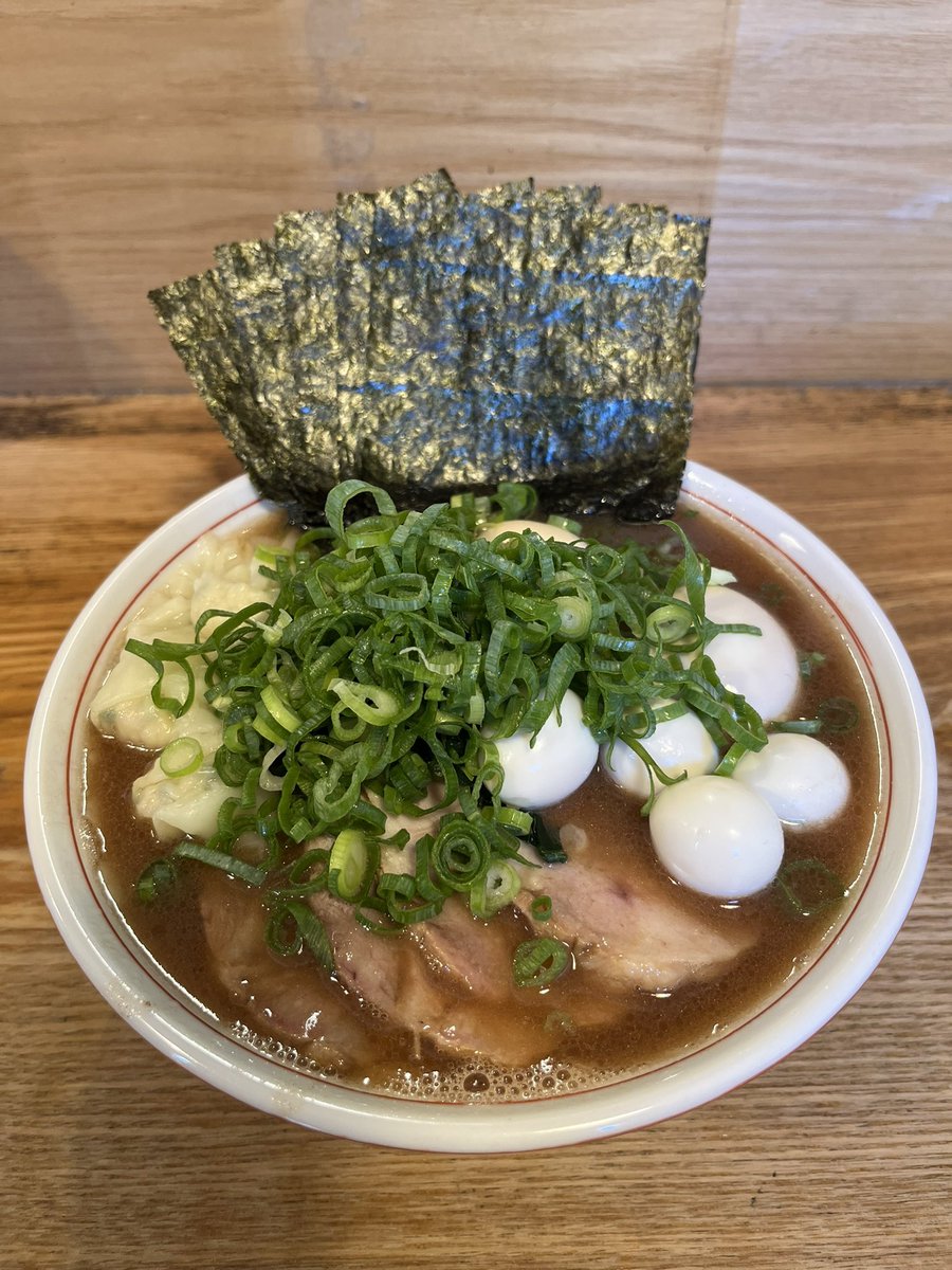 jiroyfm's tweet photo. いんなみ家鎌倉店✨
DX家系ラーメン＋うずら🥚🙇🏼‍♂️
昨日の大雨から打って変わって快晴🌞
OPEN後初のPP💪
鎌倉店の麺、好きなんだよね😊
あっという間に完食完飲。
今日も美味しい一杯をありがとうございました😊
いんなみ家さん最＆高😍😍😍
＃いんなみ家
＃いんなみ家鎌倉店 https://t.co/KHQ2HkDBRa