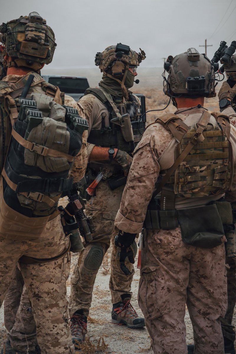 SFBOYS08's tweet photo. Marine Raiders https://t.co/yXBOBUmHvb