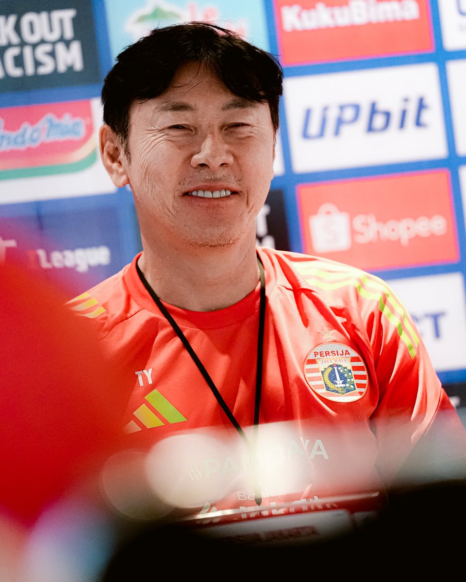 Persija_Jkt's tweet photo. Keep going, Coach. This is your home. 🐯❤️

#Persija https://t.co/n1Dm6ZW4Eh