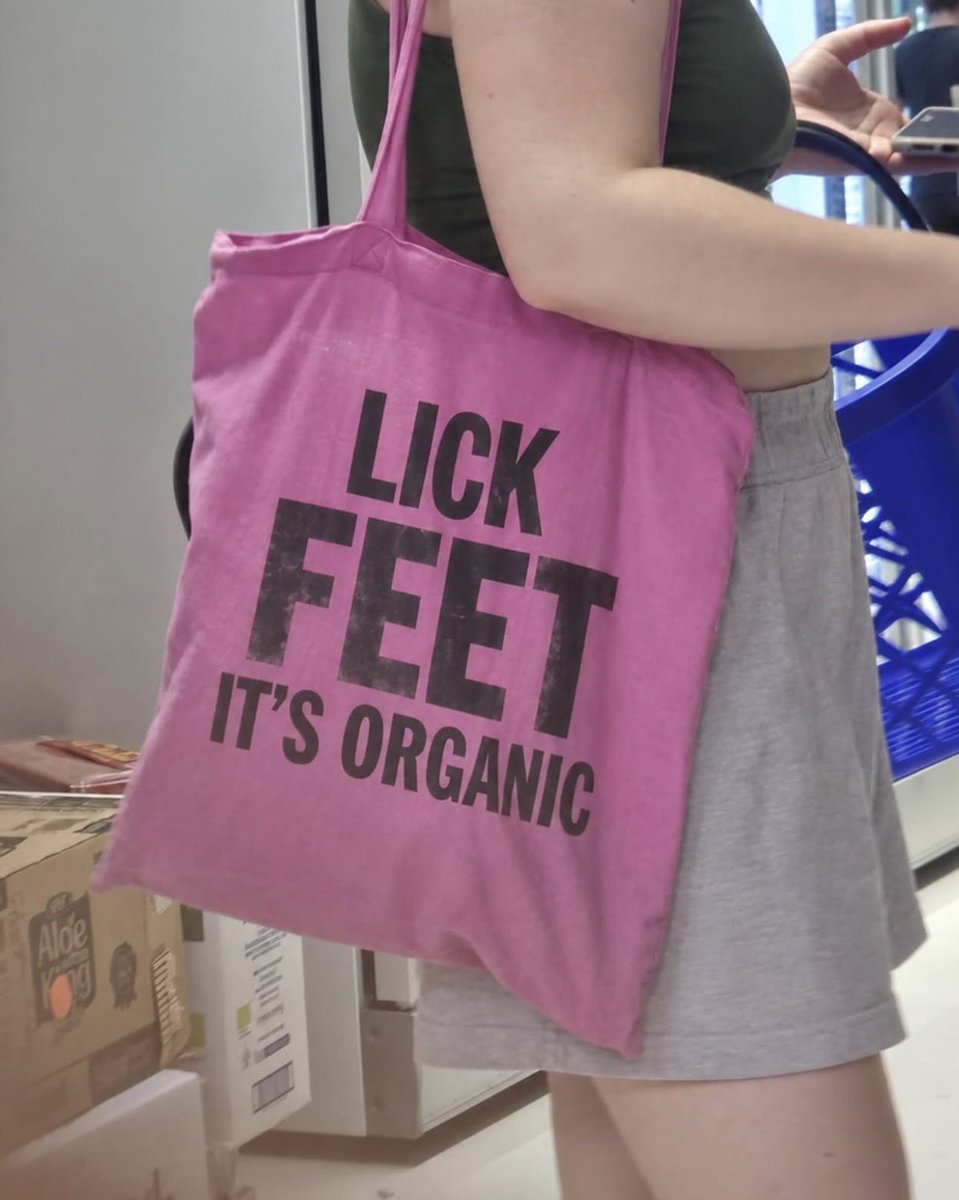 FeetFinder's tweet photo. 👅👅👅 https://t.co/40xa77B6Yi