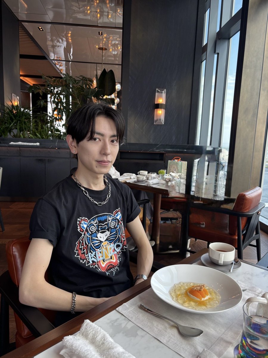 UCHIKAWAREO's tweet photo. 顔が丸くなっちゃってますが6月から筋トレしてて15㎏増量しました https://t.co/BSrphzk8vt