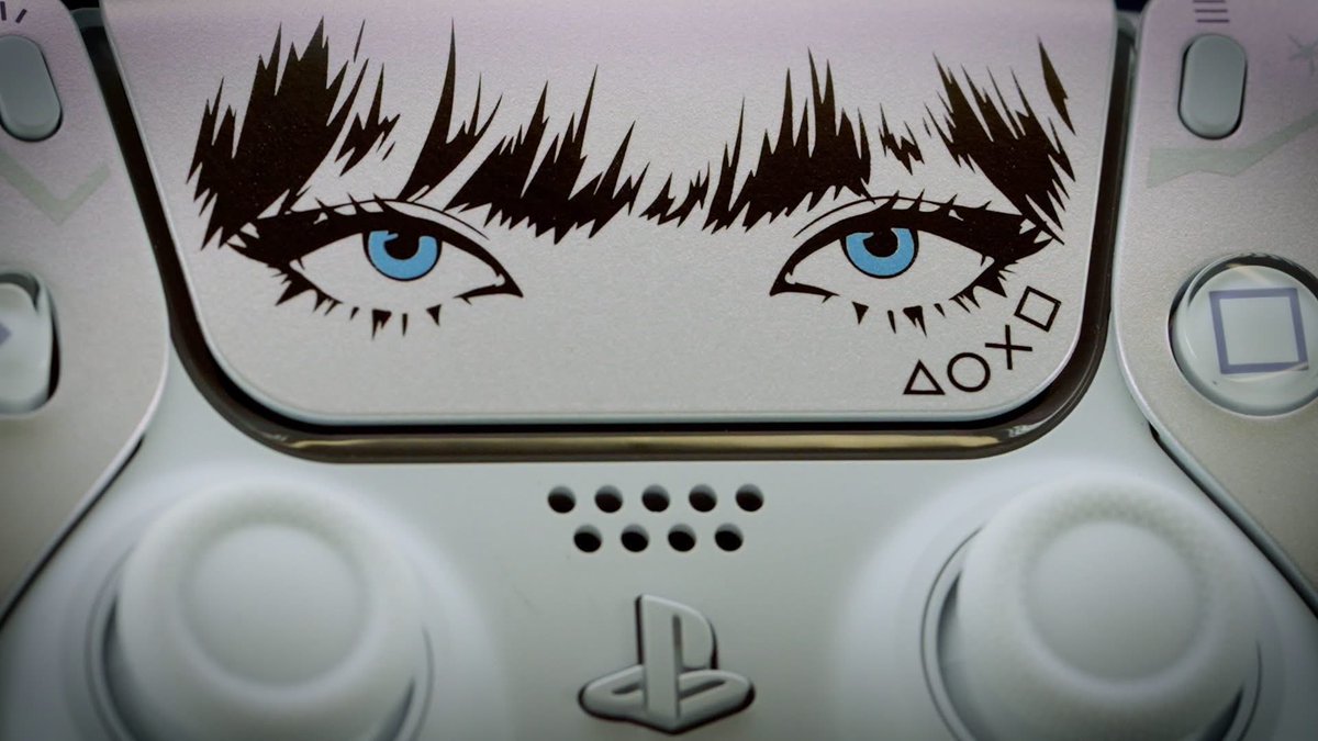 spin9's tweet photo. Lisa x PlayStation

เปิดพรีออเดอร์คอนโทรลเลอร์ DualSense – Lisa Limited Edition วางขายจำกัด

Lisa กลับมาร่วมมือกับ Playstation เปิดตัวจอยคอนโทรลเลอร์ไร้สาย DualSense – Lisa Limited Edition มาพร้อมดีไซน์ผมหน้าม้าและดวงตาอันเป็นเอกลักษณ์บนทัชแพด พร้อมตัวอักษร “LL” ในโทนสี Chroma Pearl ตรงส่วนที่มือจับถือ และไอคอนปุ่มใต้ดวงตา ด้านหลังจอยยังลายเซ็นน้องลิซ่าด้วย 

DualSense – Lisa Limited Edition จะวางขายในจำนวนจำกัด ณ ร้านค้าที่ร่วมรายการ ตั้งแต่วันที่ 30 ตุลาคม เป็นต้นไป ในราคา 2,890 บาท โดยจะเปิดให้สั่งซื้อล่วงหน้าตั้งแต่วันที่ 2 ตุลาคม จนกว่าสินค้าจะหมด