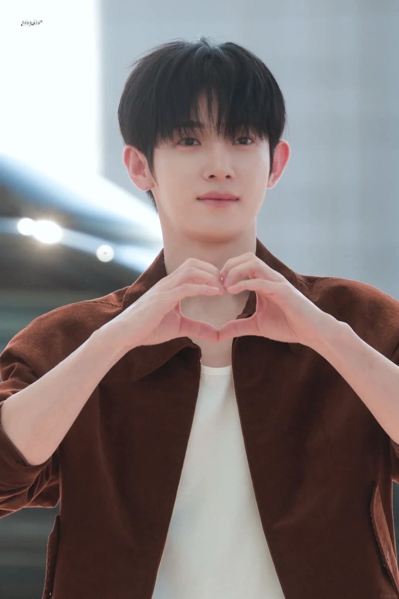 Hanajyzv's tweet photo. Copy &amp; Tweet
🍀 So proud of you, Siwoo. May this be just the beginning of many beautiful things waiting for you.

#PARKSIWOO
#SIWOO_IN_MILANO https://t.co/40eVRFpgzj