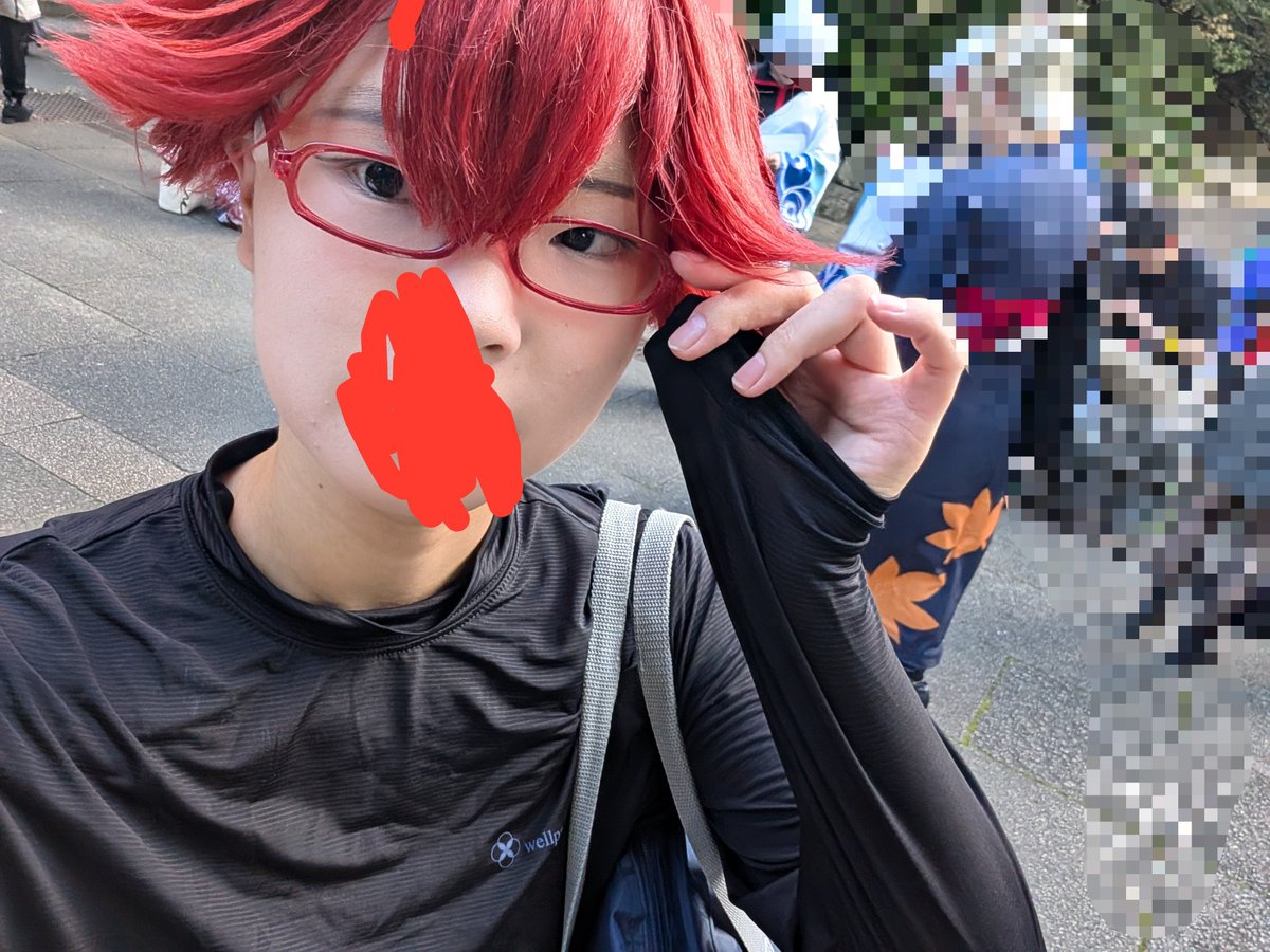 akiayu342's tweet photo. 着替え終わったのでフラフラします https://t.co/f2ZwLR8eIj