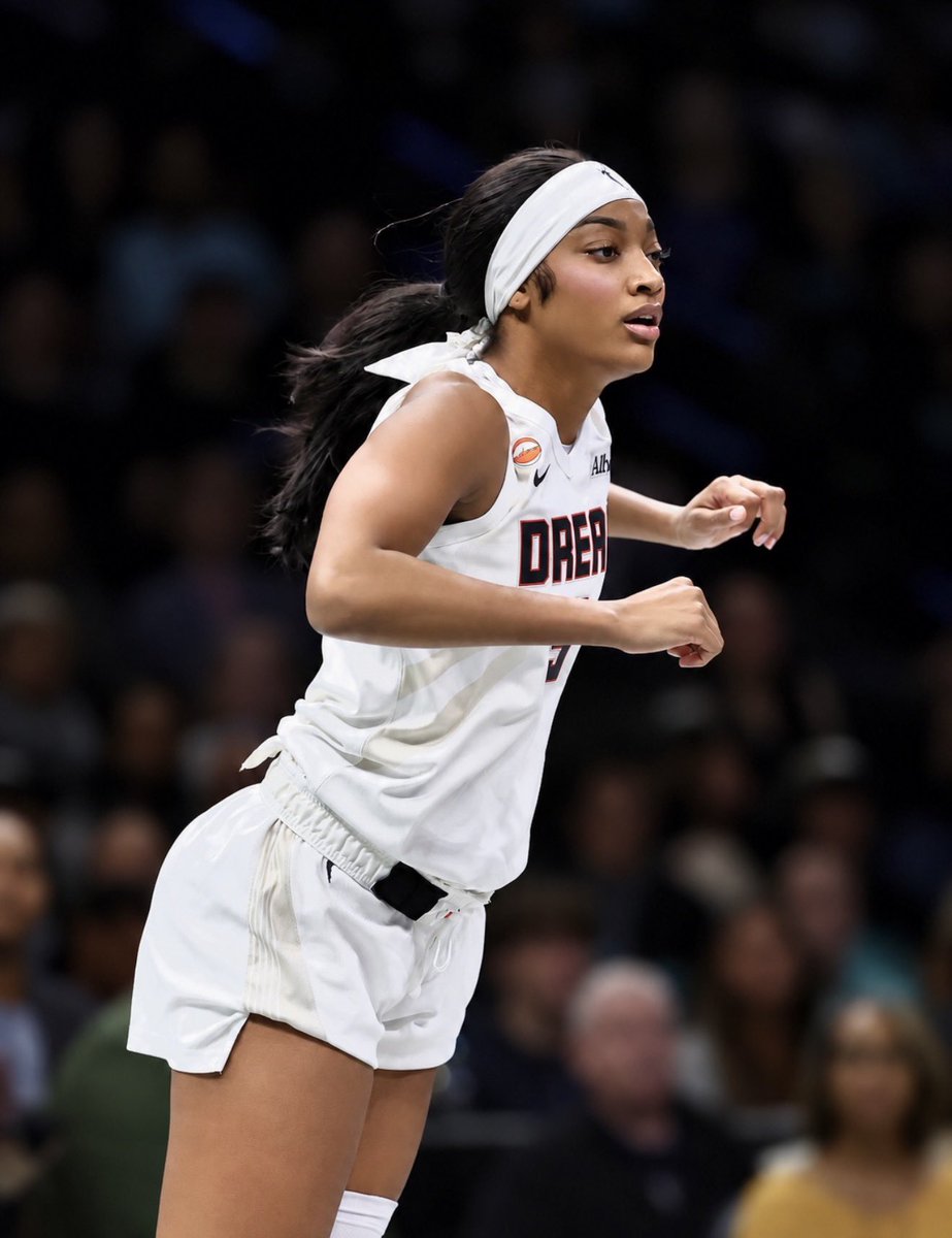 trendyhoopstars's tweet photo. A look at Angel Reese’s numbers during Atlanta’s best stretch of the season:

21 PTS - 10 RBS - 4 AST - 4 STL
20 PTS - 10 RBS - 8 AST - 3 STL
31 PTS - 14 RBS - 2 AST - 4 STL
11 PTS - 26 RBS - 3 AST - 3 STL
16 PTS - 16 RBS - 6 AST - 2 STL
15 PTS - 11 RBS - 2 AST - 2 STL - 1 BLK
30 PTS - 10 RBS - 3 AST - 2 BLK
23 PTS - 10 RBS - 4 AST - 2 STL - 3 BLK
18 PTS - 10 RBS - 2 AST - 1 BLK

✨