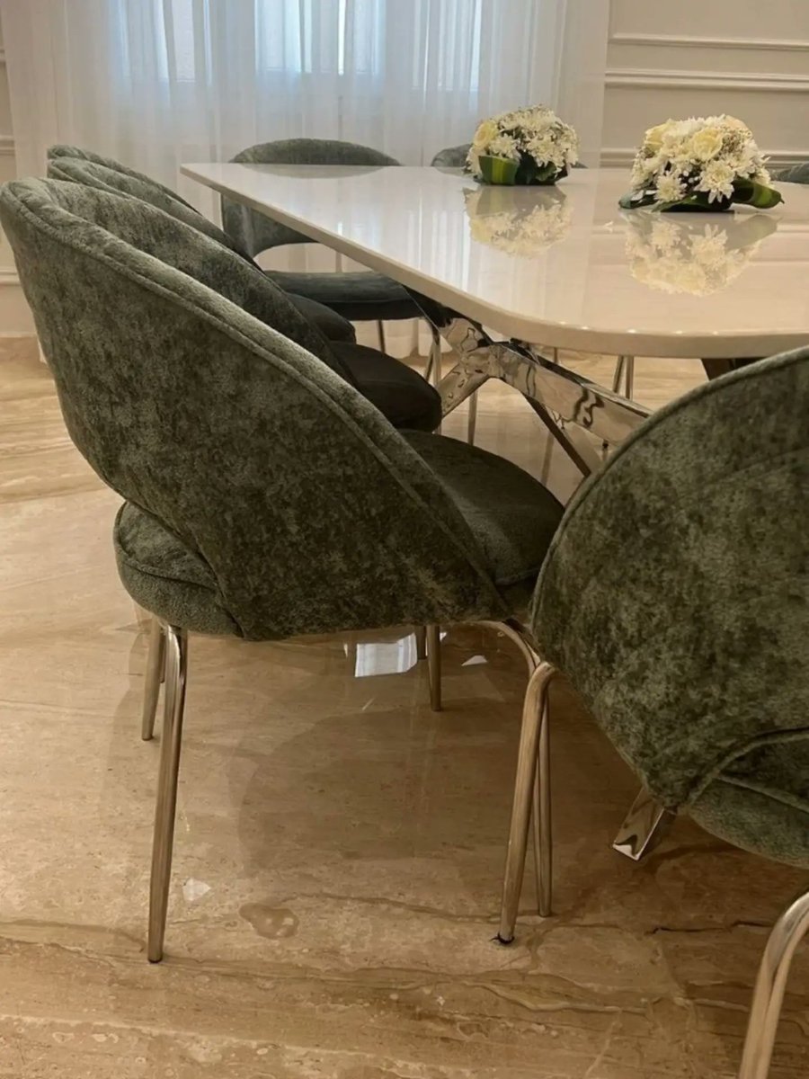 savannahrouf5j's tweet photo. Beauty lies in the details. The enchanting harmony of warm beige marble and luxurious olive-green velvet creates a modern, elegant space perfect for every occasion. What caught your eye most: the velvet chairs or the marble tabletop? For bookings, https://t.co/SbvwkD4iBE