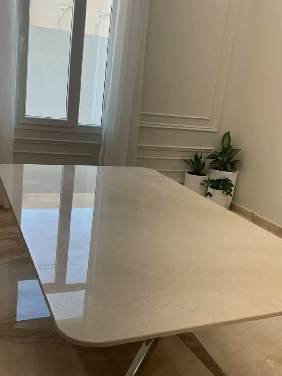 savannahrouf5j's tweet photo. Beauty lies in the details. The enchanting harmony of warm beige marble and luxurious olive-green velvet creates a modern, elegant space perfect for every occasion. What caught your eye most: the velvet chairs or the marble tabletop? For bookings, https://t.co/SbvwkD4iBE
