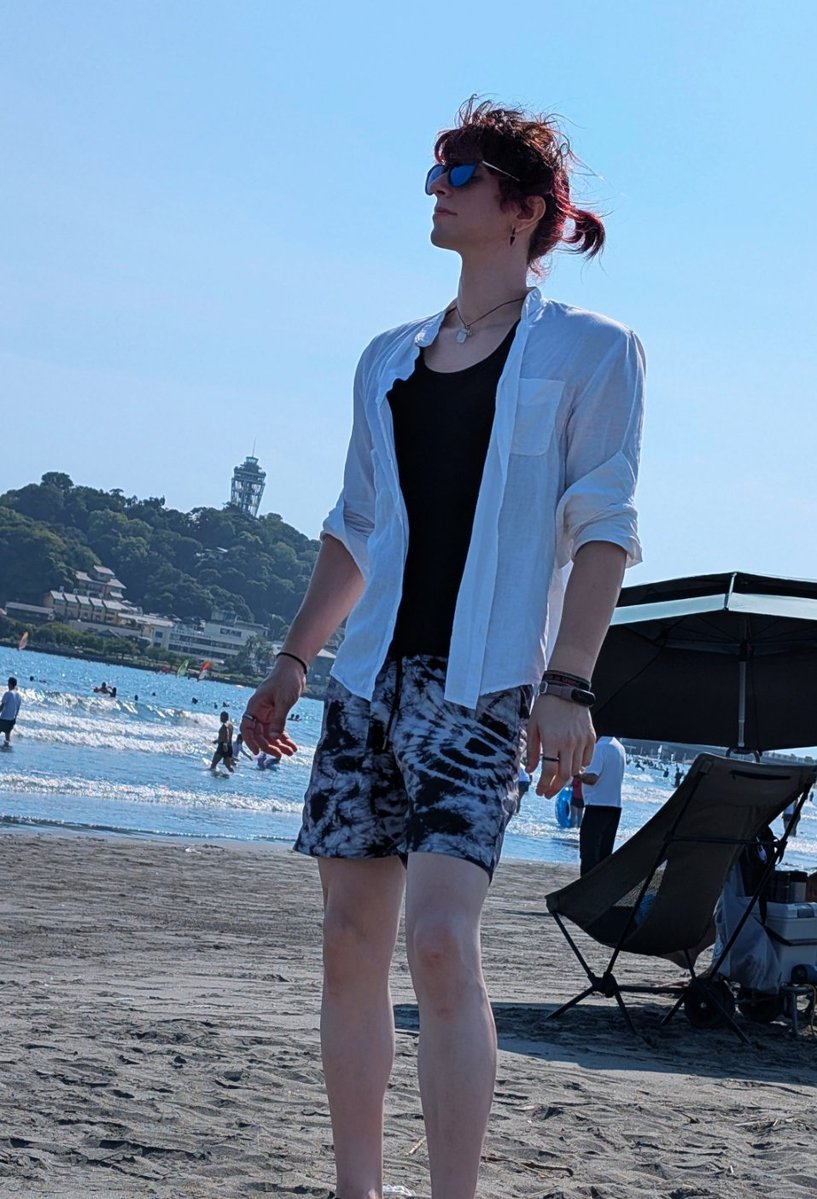 clowcos's tweet photo. #シルバーウィークはフォロワーさんが増えるらしい

【俺を推すメリット】

・無加工でも顔がいい 
・カッコいいと思ったら
・話すと可愛い 
・推しキャラにコスプレでなれる 
・料理得意（オフ会で作る)
・フォロワー大事（ほぼ全リプ)
・ファンサの鬼
・優しすぎてガチ恋しにくい

【デメリット】↓ https://t.co/oNQV52BmAw